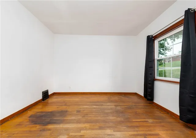 4th image of 922 Broadway Ave, East Mc Keesport, PA 15035 | MLS# 1755213