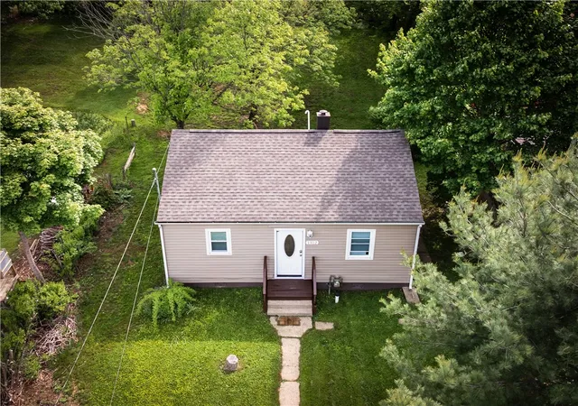 Photo 3 of Single family home for sale at 1512 Saxonburg Rd, Natrona Heights, PA 15065 | MLS# 1755217 | Listing updated on 2026-07-26