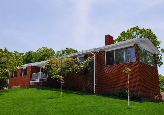 Photo 3 of Single family home for sale at 123 Hermitage Cir, Ligonier, PA 15658 | MLS# 1755212 | Listing updated on 2026-07-26