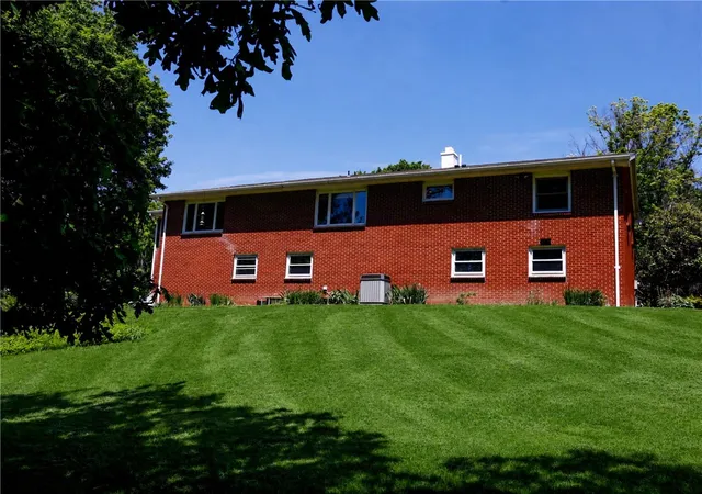 Photo 4 of Single family home for sale at 123 Hermitage Cir, Ligonier, PA 15658 | MLS# 1755212 | Listing updated on 2026-07-26
