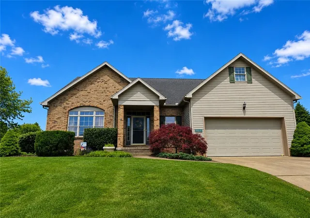 Homes for sale in Center Twp, PA | 105 Sunburst Ct, Center Twp, PA 16001 | MLS# 1755257