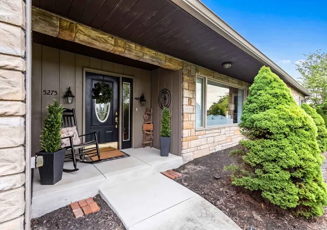 Homes for sale in Brighton Twp, PA | 5275 Tuscarawas Rd, Brighton Twp, PA 15009 | MLS# 1755279