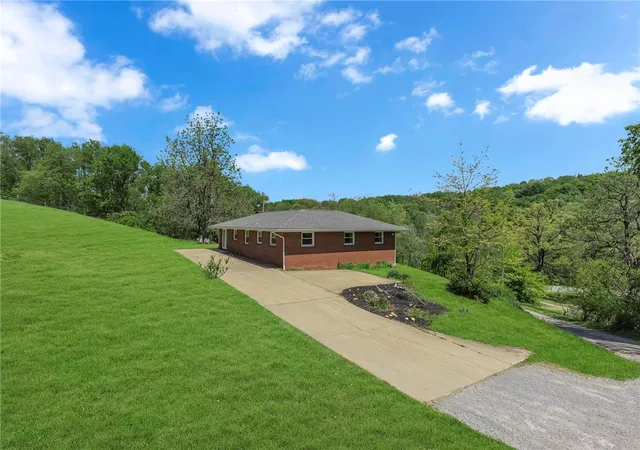 Homes for sale in Ohioville, PA | 383 Ridgemont Dr, Ohioville, PA 15059 | MLS# 1755274