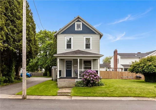 2nd image of 308 Spruce St, Grove City, PA 16127 | MLS# 1755290
