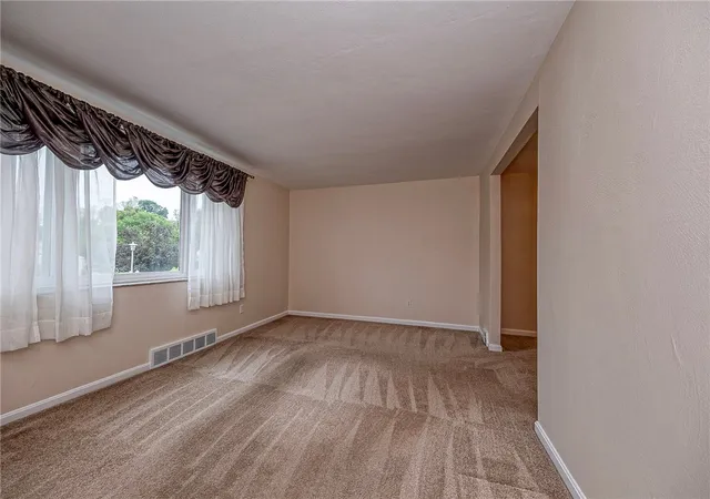 3rd image of 553 Invicta Dr, Penn Hills, PA 15235 | MLS# 1755362