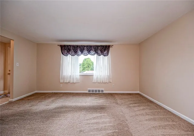 4th image of 553 Invicta Dr, Penn Hills, PA 15235 | MLS# 1755362