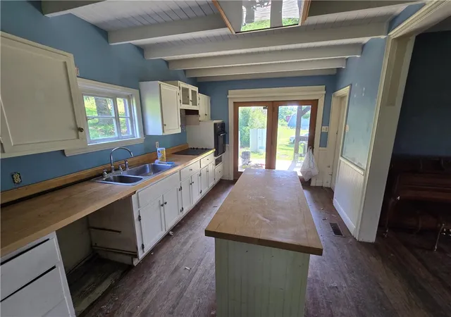 2nd image of 76 Rainey Rd, Somerset Twp, PA 15330 | MLS# 1755376