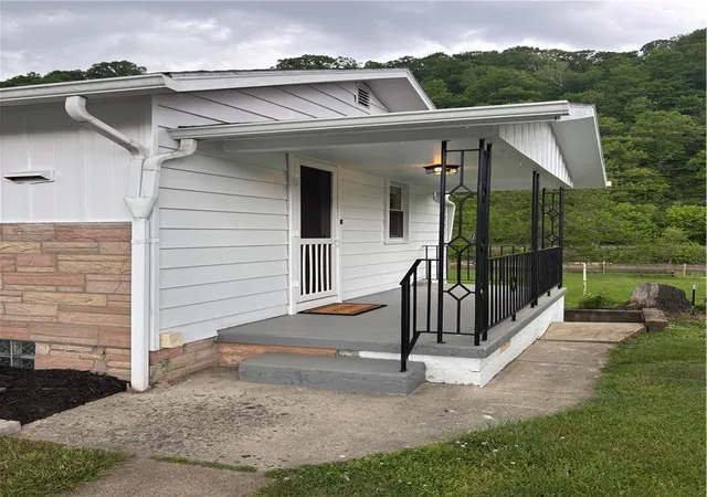 4th image of 178 1St Street, Clarksville, PA 15322 | MLS# 1755318