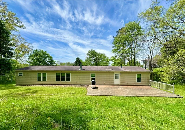 Photo 3 of Manufactured home for sale at 522 Gardner Stop Rd, New Castle, PA 16101 | MLS# 1755392 | Listing updated on 2026-07-07