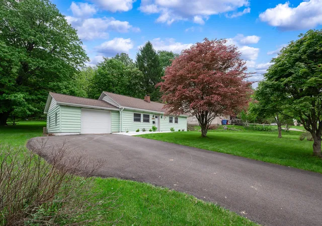 3rd image of 174 Mulberry Ln, Slippery Rock, PA 16057 | MLS# 1755456