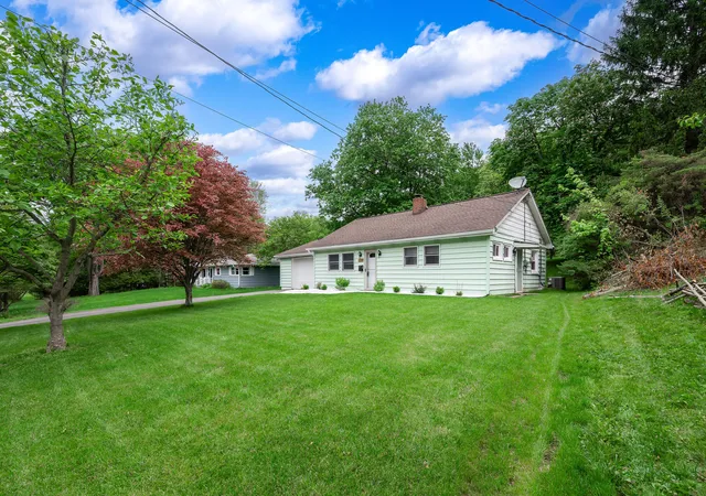 4th image of 174 Mulberry Ln, Slippery Rock, PA 16057 | MLS# 1755456