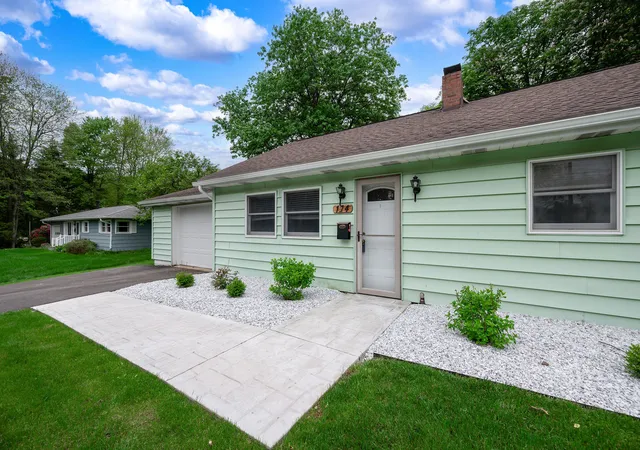 5th image of 174 Mulberry Ln, Slippery Rock, PA 16057 | MLS# 1755456