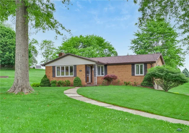 Homes for sale in Pine Twp, PA | 105 Montgomery Dr, Pine Twp, PA 15090 | MLS# 1755294