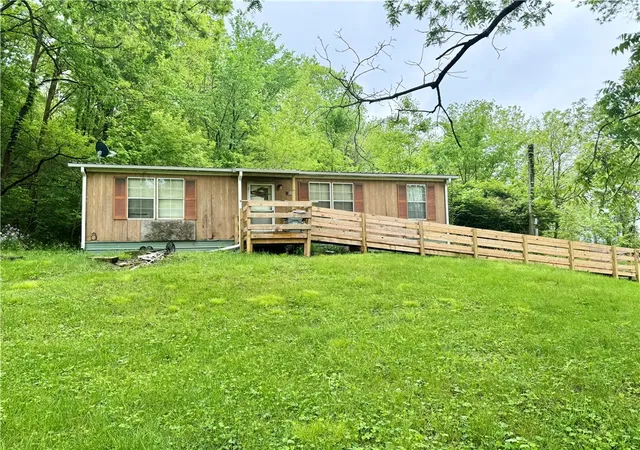 image of 904 Court St, New Castle, PA 16101 | MLS# 1755479