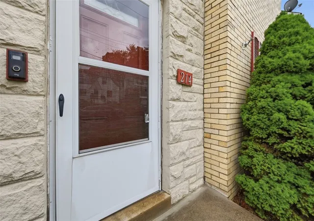 Homes for sale in Brentwood, PA | 214 Beisner Ave, Brentwood, PA 15227 | MLS# 1755539