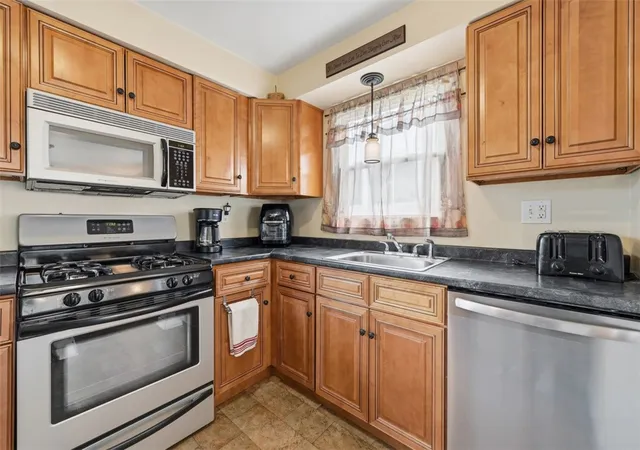Homes for sale in Brentwood, PA | 214 Beisner Ave, Brentwood, PA 15227 | MLS# 1755539