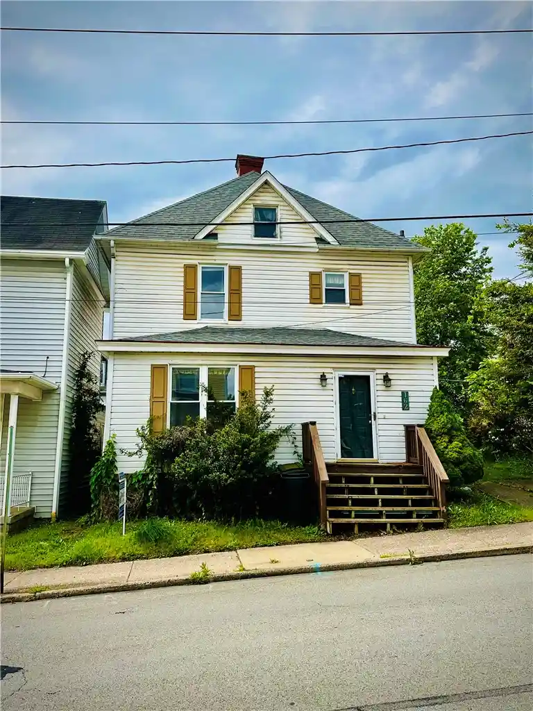 Photo 1 of Single family home for sale at 162 W Franklin St, Waynsbrg/frankln Twp, PA 15370 | MLS# 1754692 | Listing updated on 2026-10-29