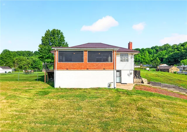 4th image of 2021 State St, Jefferson Hills, PA 15025 | MLS# 1755606