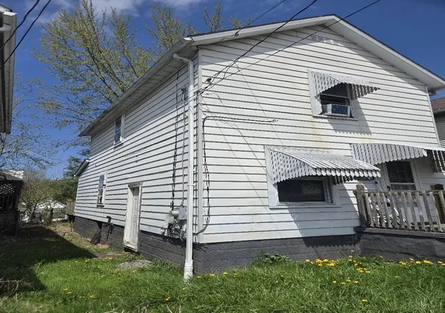 2nd image of 421 North St, Sharon, PA 16146 | MLS# 1755663