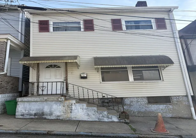 1st image of 318 10th St, Sharpsburg, PA 15215 | MLS# 1755720