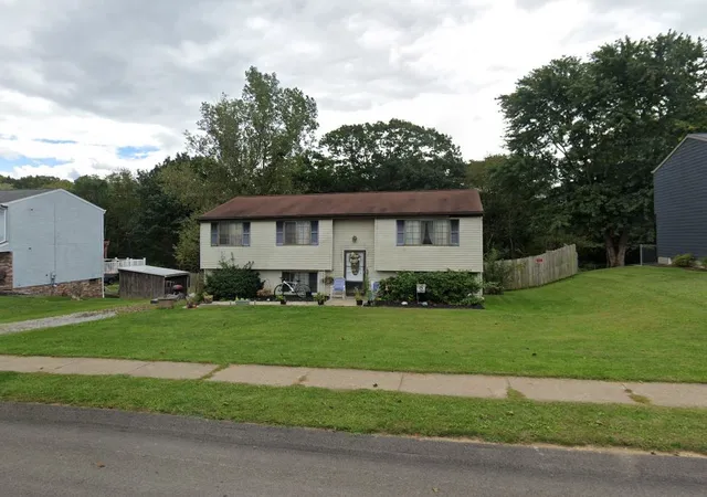 1st image of 320 Constellation Dr, Economy, PA 15042 | MLS# 1755741