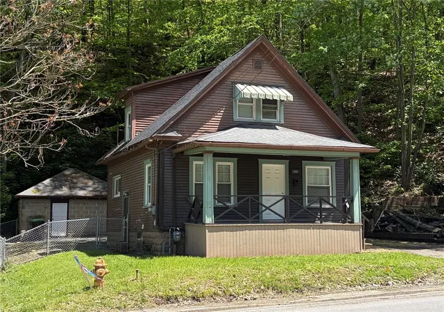 Homes for sale in City Of Franklin, PA | 741 15th St, City Of Franklin, PA 16323 | MLS# 1755827