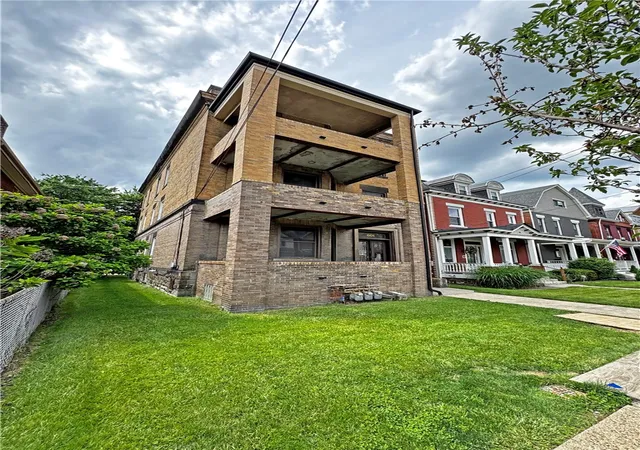 Homes for sale in East Liberty, PA | 601 N Saint Clair St, East Liberty, PA 15206 | MLS# 1755855