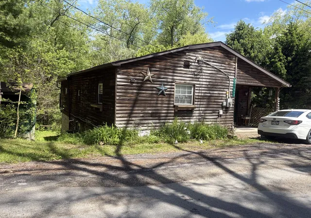 1st image of 321 Gray Ave, Cabot, PA 16023 | MLS# 1756932