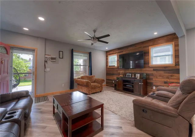3rd image of 213 N 6Th Street, Youngwood, PA 15697 | MLS# 1755588