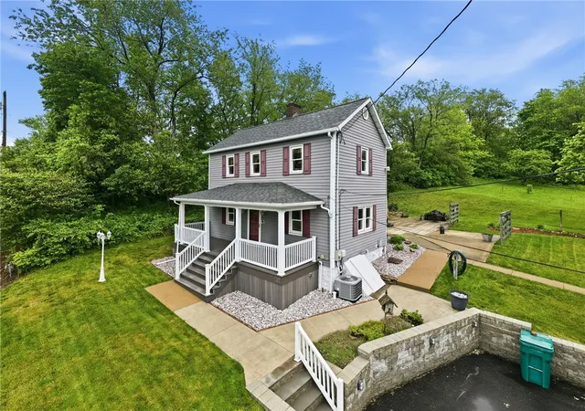 Photo 3 of Sale Pending at 165 N Valley St, Derry Twp, PA 15627 | MLS# 1756929 | Listing updated on 2026-07-27