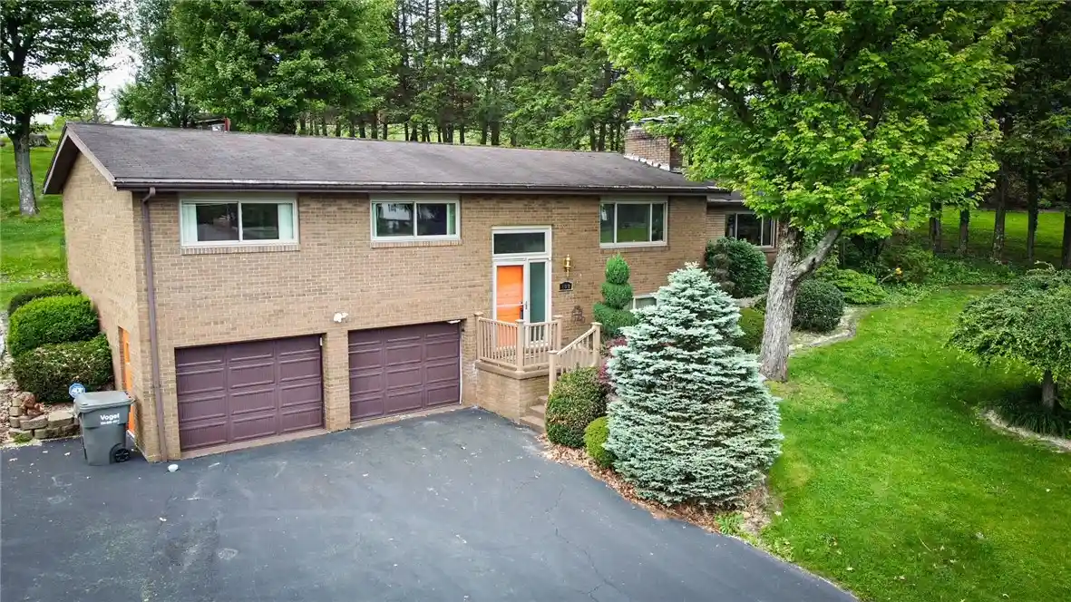 Photo 1 of Single family home for sale at 102 Lyn Dale Dr, Center Twp, PA 16001 | MLS# 1757014 | Listing updated on 2026-10-29