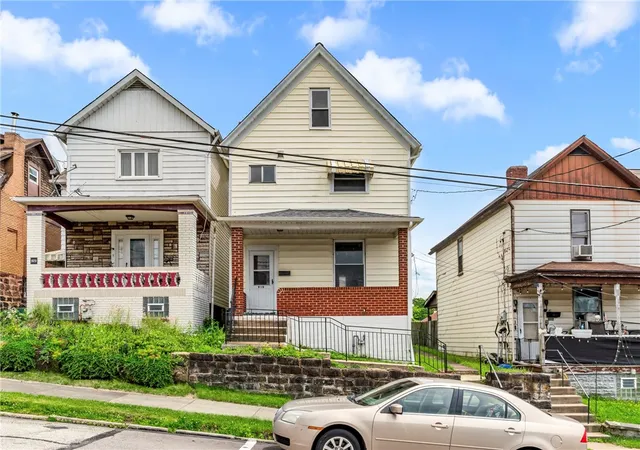 Photo 2 of Single family home for sale at 919 Brinton Ave, Pitcairn, PA 15140 | MLS# 1754382 | Listing updated on 2026-10-11