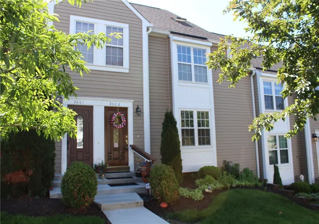Homes for sale in Franklin Park, PA | 2663 Hunters Point Dr, Franklin Park, PA 15090 | MLS# 1757054
