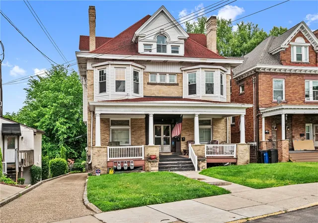 Listing Photo 3 - Condo for sale in building located at 170 Lincoln Ave, Bellevue, PA 15202
