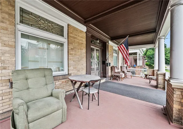 Listing Photo 4 - Condo for sale in building located at 170 Lincoln Ave, Bellevue, PA 15202
