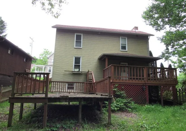 Photo 2 of Single family home for sale at 240 Penn Adamsburg Rd, Hempfield Twp, PA 15675 | MLS# 1757080 | Listing updated on 2026-10-07