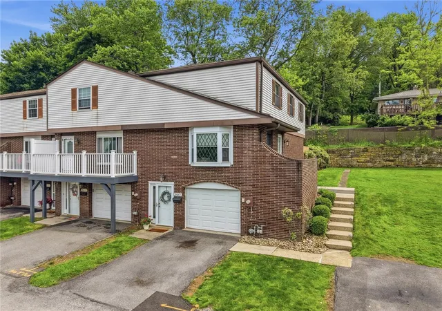 2nd image of 907 Camelot Dr, Mc Candless, PA 15237 | MLS# 1757019