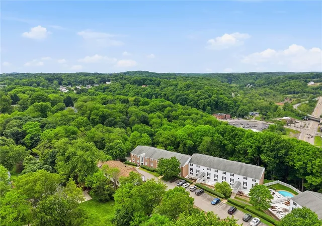 40th image of 907 Camelot Dr, Mc Candless, PA 15237 | MLS# 1757019