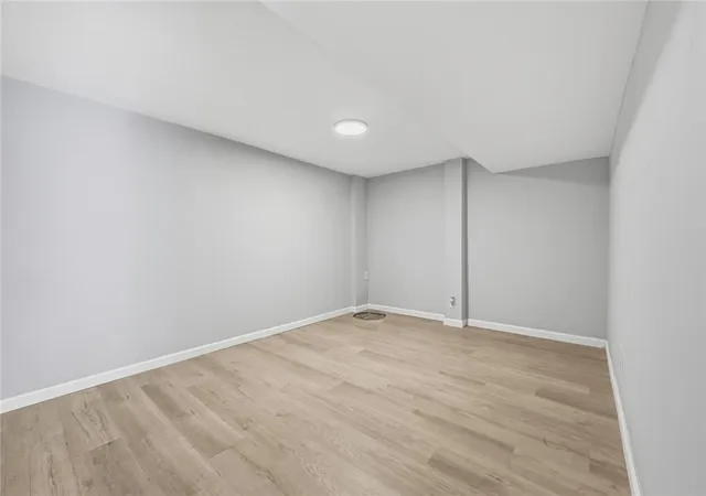 5th image of 907 Camelot Dr, Mc Candless, PA 15237 | MLS# 1757019