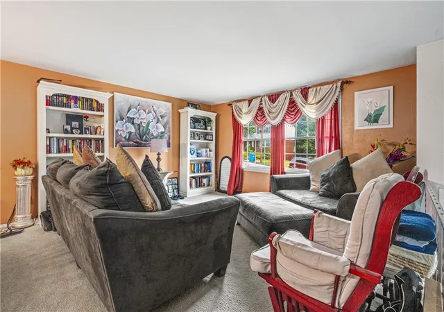3rd image of 171 Crescent Garden Dr, Penn Hills, PA 15235 | MLS# 1756868
