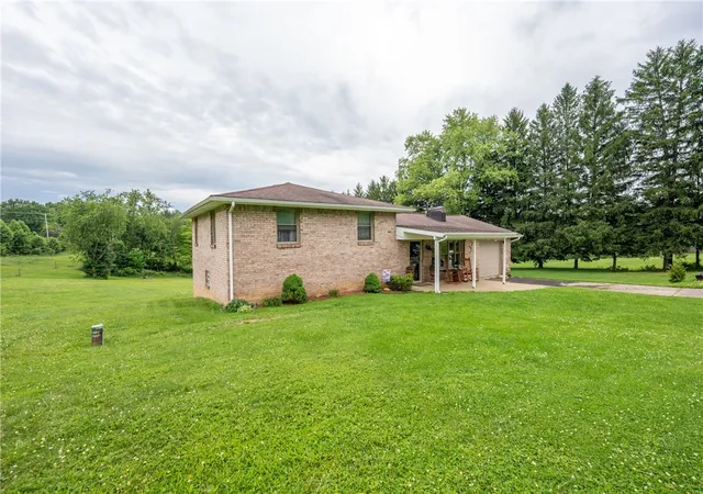 Homes for sale in Unity  Twp, PA | 319 White Fence Ln, Unity  Twp, PA 15650 | MLS# 1757050