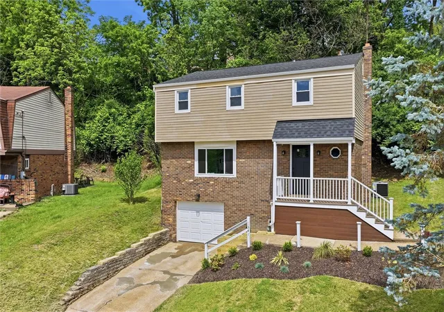 Homes for sale in Scott Twp, PA | 1341 Sturdy Oak Dr, Scott Twp, PA 15220 | MLS# 1757166