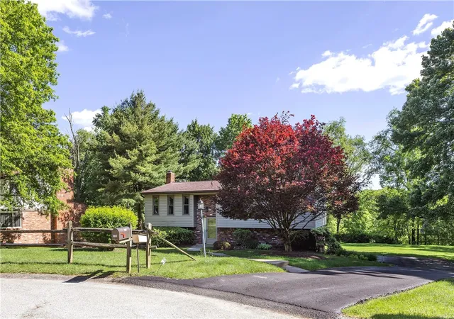Homes for sale in Murrysville, PA | 3105 Johnston Ct, Murrysville, PA 15668 | MLS# 1757231