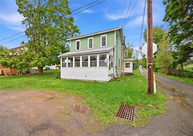 Homes for sale in Hawthorne, PA | 3995 Maple St, Hawthorne, PA 16230 | MLS# 1757043