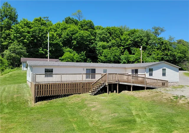 Homes for sale in Green Twp, PA | 107 Francis Dr, Green Twp, PA 15043 | MLS# 1757244