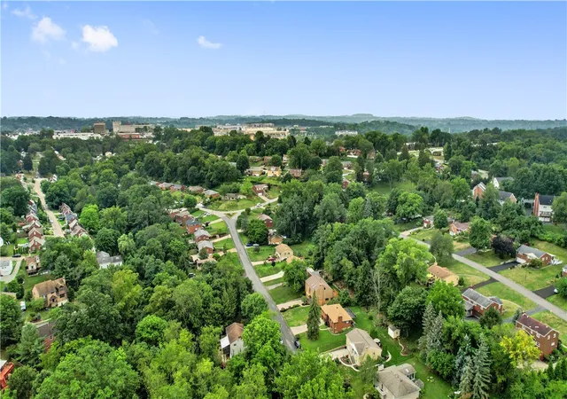 32nd image of 421 Clair Dr, Upper St Clair, PA 15241 | MLS# 1756901