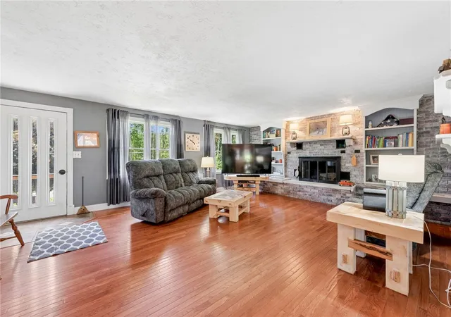 Photo 3 of Single family home for sale at 5308 Greensburg Rd, Apollo, PA 15613 | MLS# 1754954 | Listing updated on 2026-08-28