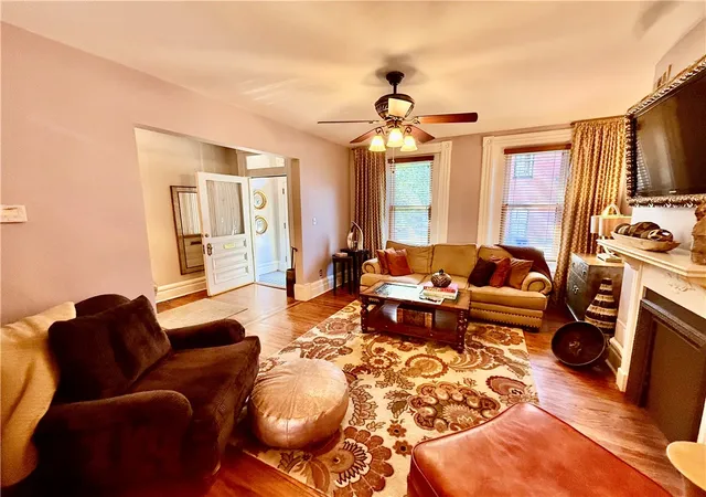Photo 4 of Single family home for sale at 402 N Taylor, Central North Side, PA 15212 | MLS# 1757286 | Listing updated on 2026-06-22