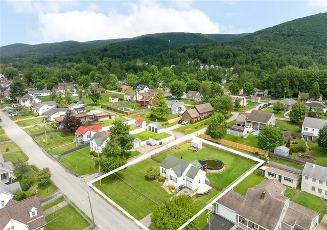 3rd image of 210 Hopwood Fairchance Rd, South Union Twp, PA 15401 | MLS# 1757294