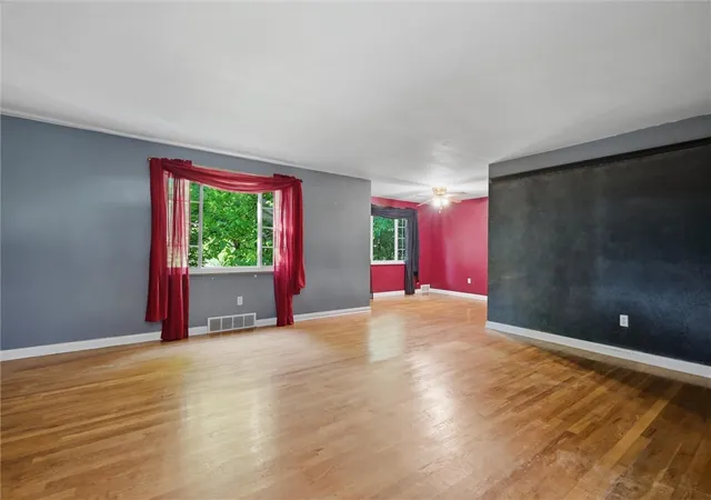 2nd image of 126 Columbia Dr, Pittsburgh, PA 15236 | MLS# 1757088